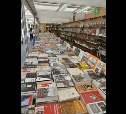 Bücherflohmarkt am 23. November  10 bis 13 Uhr